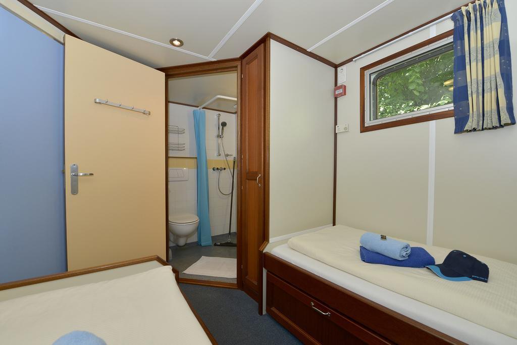 Ms Mecklenburg Hotelschiff Берлін Екстер'єр фото