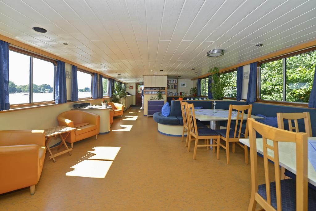 Ms Mecklenburg Hotelschiff Берлін Екстер'єр фото